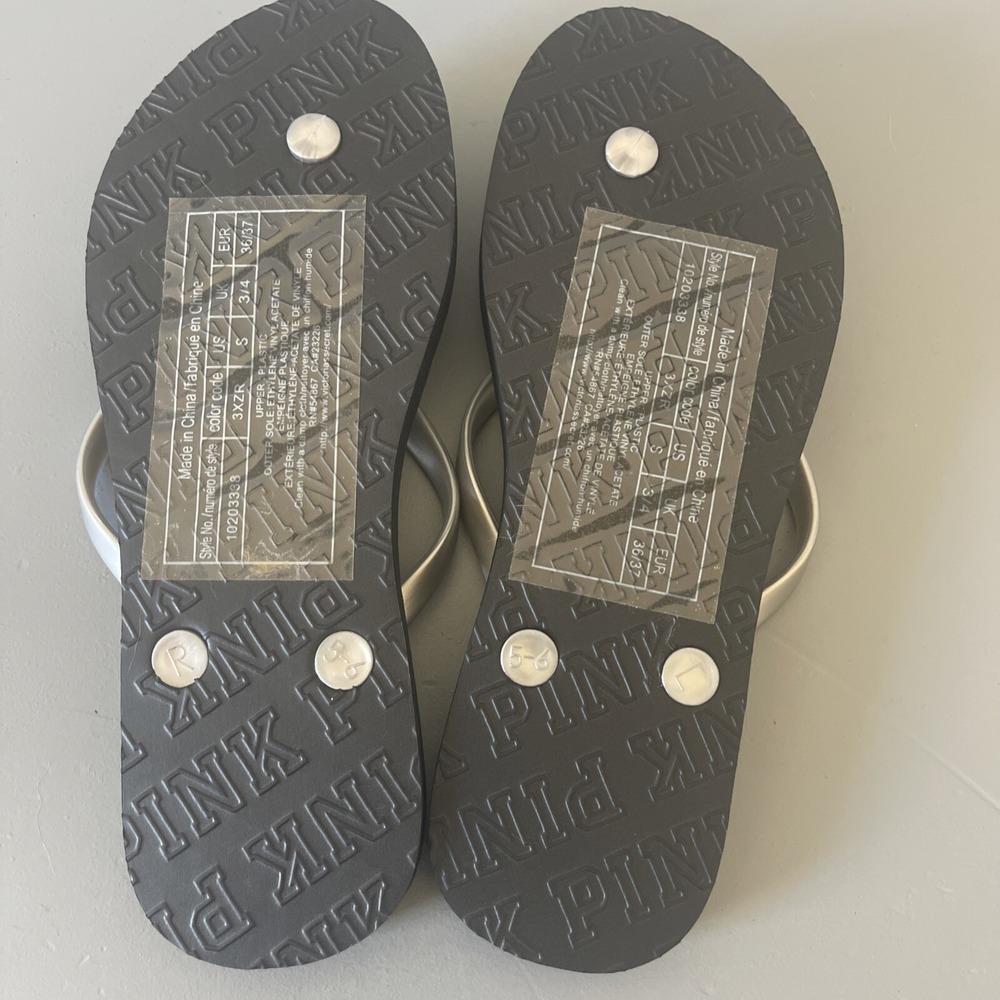 Victoria Secret Pink Flip Flops Thongs BRAND NEW Size 5-6 Black Silver Logos - Picture 4 of 6
